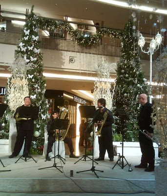 The Gardens Mall 2 | Christmas Decors All Over (2009)