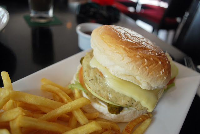 Super Burger (RM 15.00) - This is not bad actually. Portion is SUPER too!
