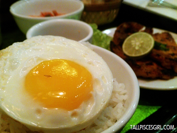 Bowl of rice with fried egg
