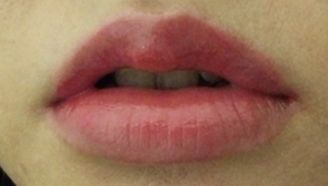 3. Lipstick + bloop LV Lip Gloss (218)