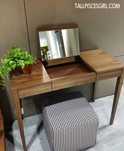 Lovely dressing table @ Stanzo Collection