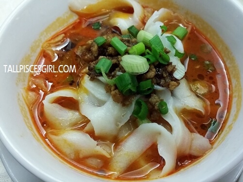 Si Chuan Dou Hua - Home-made Knife Shredded Noodles with Spicy Soup