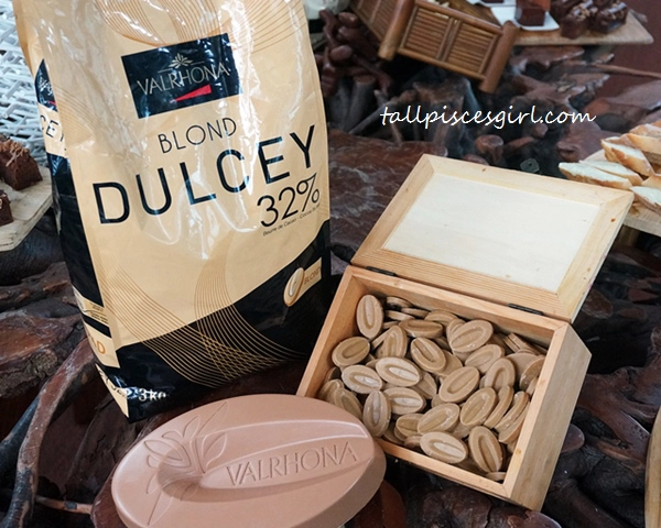Valrhona Dulcey Blond Chocolate 32% Valrhona Dulcey Blond Chocolate 32%