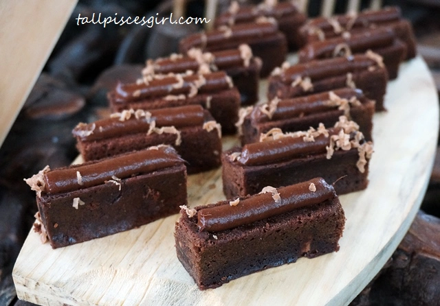 Valrhona - Cake P125 & Gianduja Milk 36% Valrhona - Cake P125 & Gianduja Milk 36%