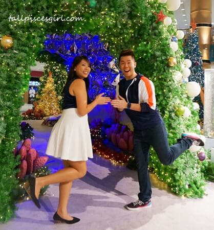 DSC07438 2 | Sunway Pyramid Christmas Decor 2015 - Christmas in Atlantis TraXXFM DJ Kevin Chong and Jessica swimming into the ocean