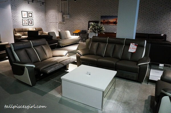 I want this! Sofa set that has leg rests just like TGV Indulge!