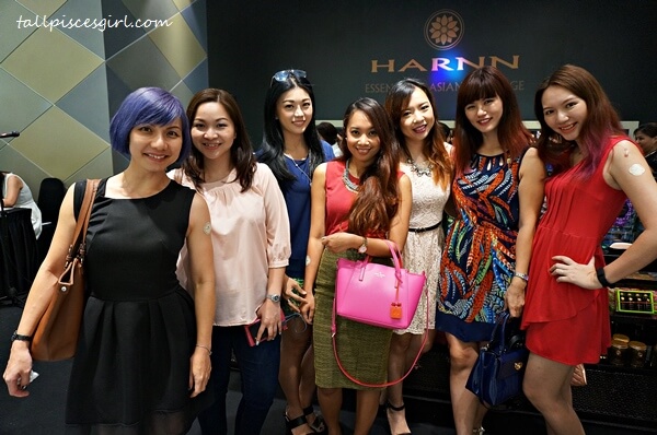 Happy bloggers discovering natural skincare products