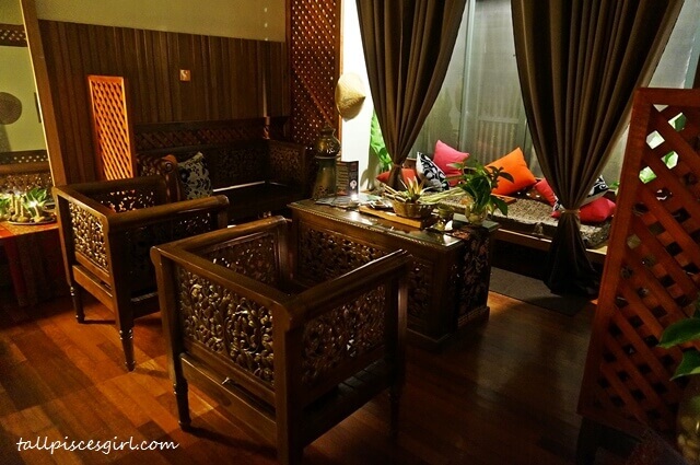 Puteri Dewi Spa Reception Area