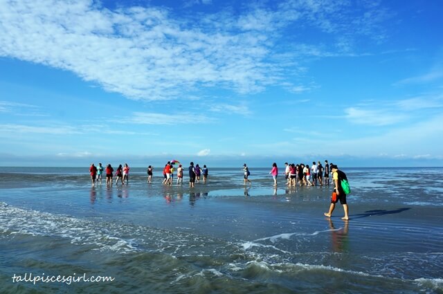 What You Need to Know About Sasaran Beach 沙沙兰天空之镜 (Sky 
