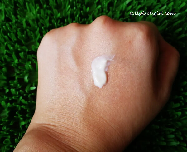 Texture of Beta Skin Natural Active Cream