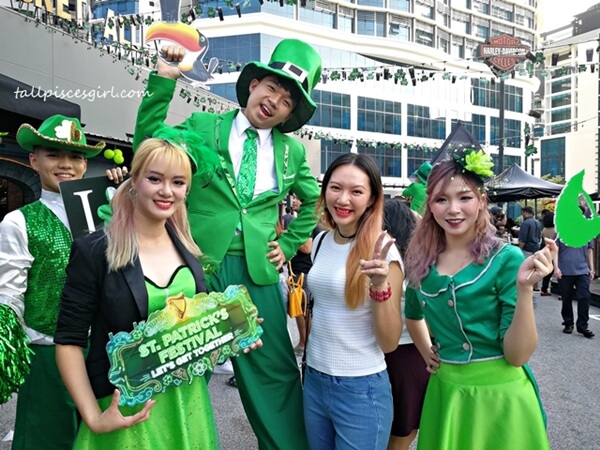 tallpiscesgirl X The performers at The Gasket Alley PJ | GUINNESS St. Patrick's Festival 2019 tallpiscesgirl X The performers at The Gasket Alley, PJ