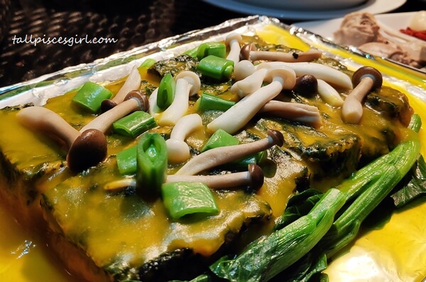 Braised Shimiji Mushroom with Homemade Spinach Bean Curd