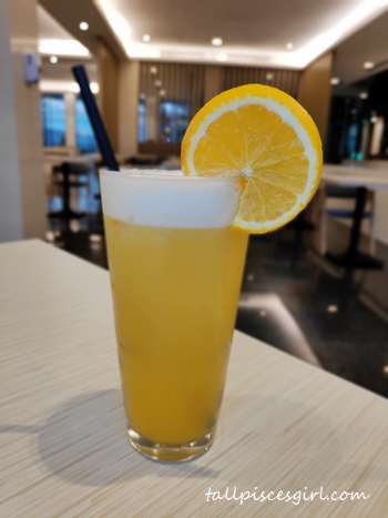 Fresh orange juice | Hilton Garden Inn Puchong Staycation Experience Fresh orange juice