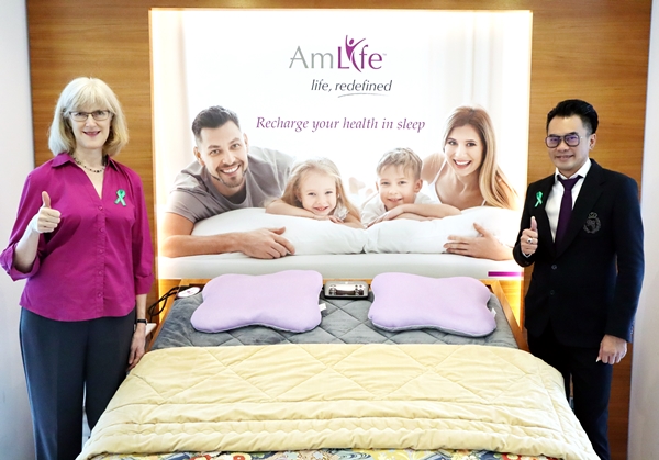 Mr Lew and Elizabeth showcase the AmLife DeepZleep Amsonic with regenerative sleep technology