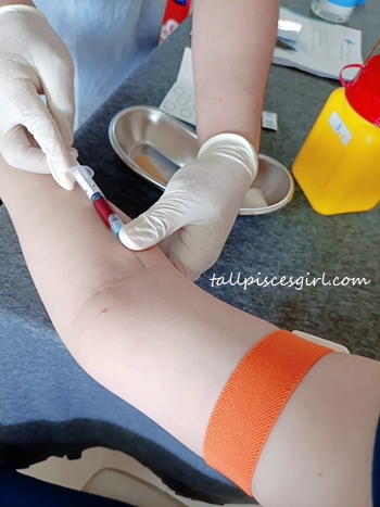 Getting my blood drawn for ImuPro test | Speedoc Telemedicine App X Allergy Test Review Getting my blood drawn for Speedoc Allergy Test