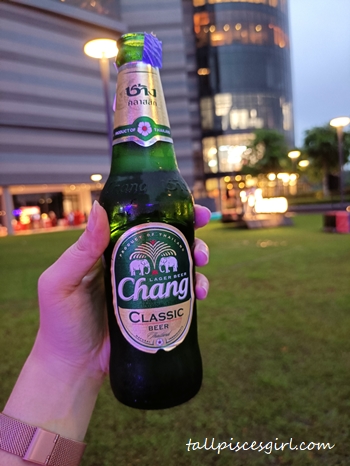 Chill with some Chang beer while enjoying live band performance