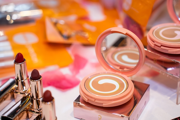 Chriszen Compact Moist Cake Gold | Guardian Gaya Squad Gets Preview to New and Exclusive Brands for Guardian 55th Anniversary Celebration Chriszen Compact Moist Cake Gold