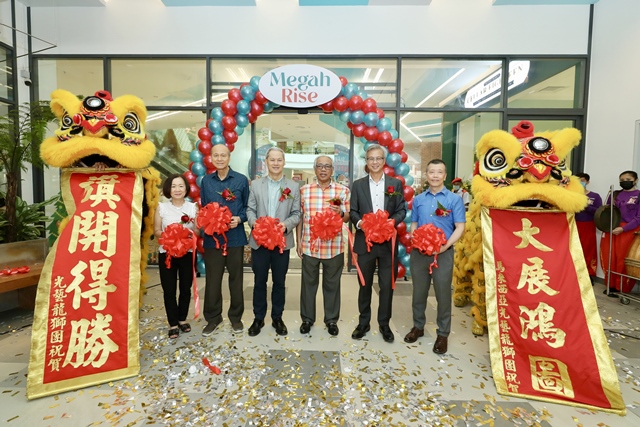 Megah Rise Mall's ribbon cutting ceremony held on 18 December 2022 was officiated by PPB Group Berhad and PPB Hartabina Sdn Bhd directors