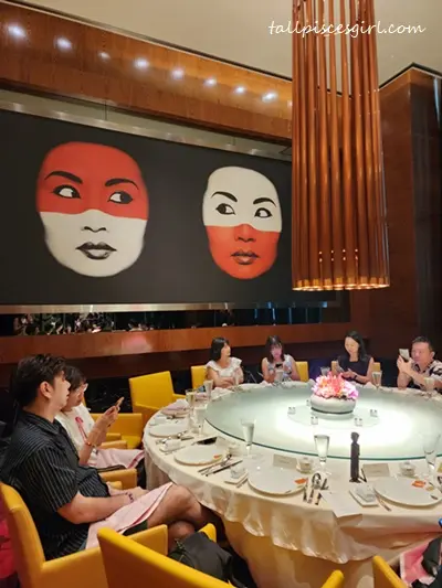 The oriental ambiance at Red Lantern Chinese Restaurant | Solaire Resort Entertainment City Hotel Review and Dining Experience The oriental ambiance at Red Lantern Chinese Restaurant