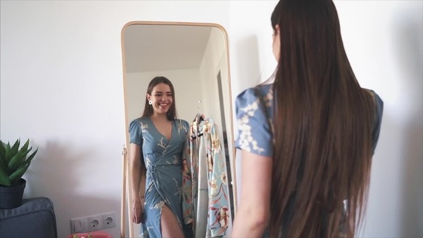 Handmade clothing is a personal style statement | Why Handmade Clothing Never Goes Out of Style Handmade clothing is a personal style statement